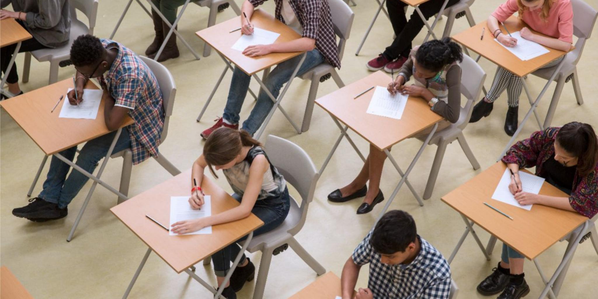 examens-leerlingen-tafeltjes-bb.jpg