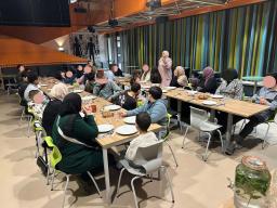 Familieschool Het Plein eet samen